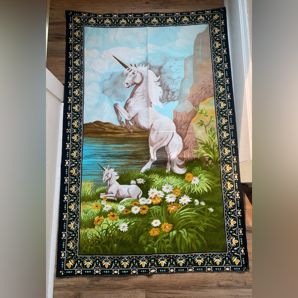 Vintage Unicorn ๐ฆ Tapestry - Picture 9 of 13